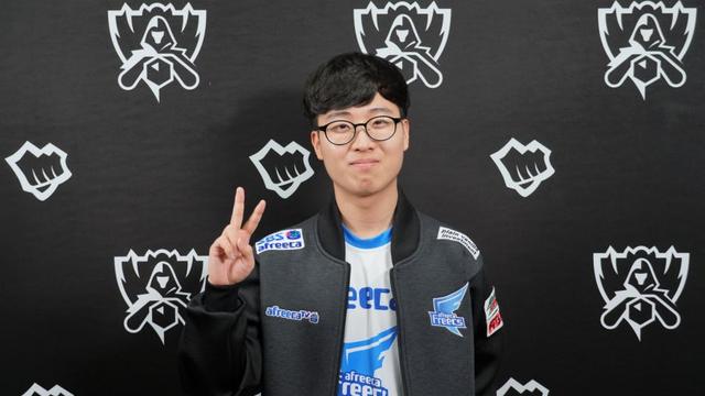 那不勒斯本 那不勒斯本