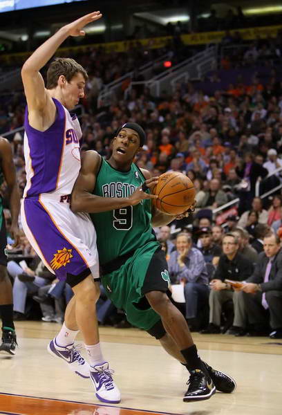 球队则凭借 球队则凭借