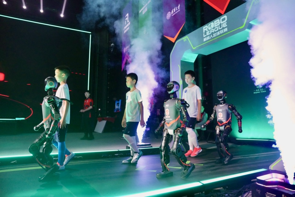 边互相照应 边互相照应