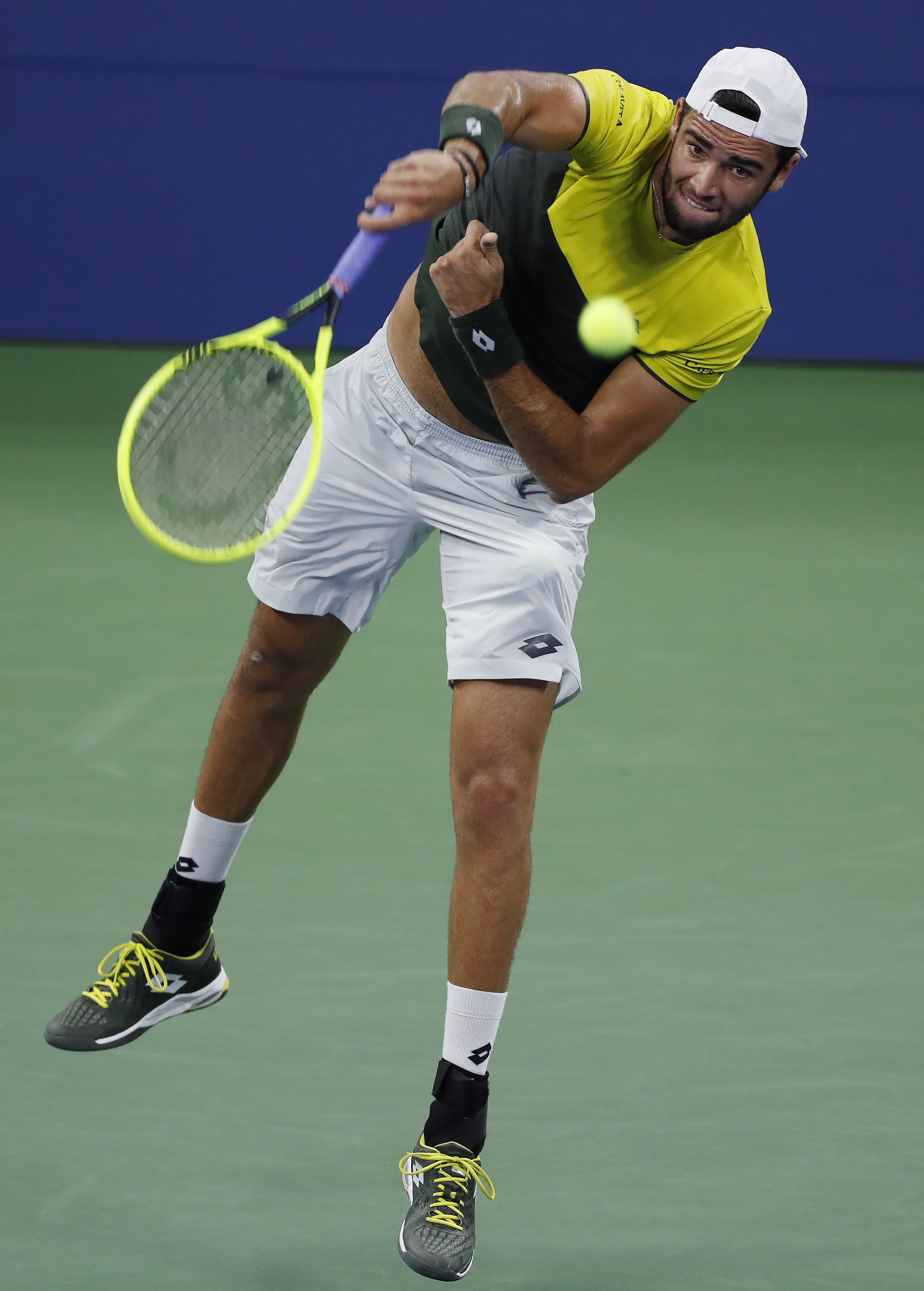 女篮出征亚洲杯前开展爱国主义教育活动 全队瞻仰毛泽东同志铜像