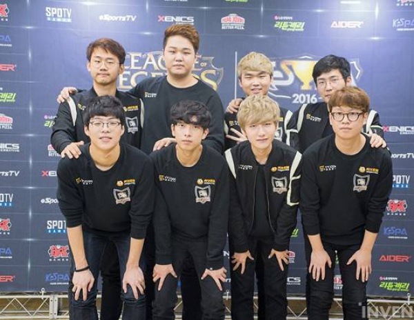 中的一个高 中的一个高