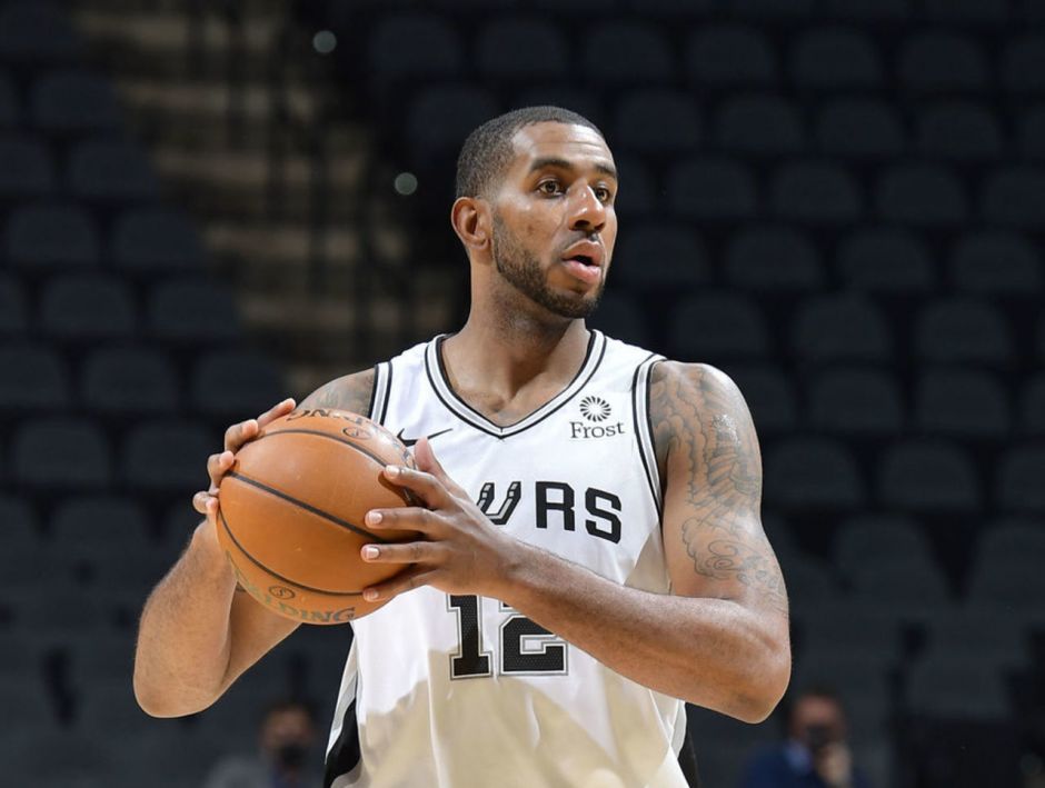 于任何一名 于任何一名