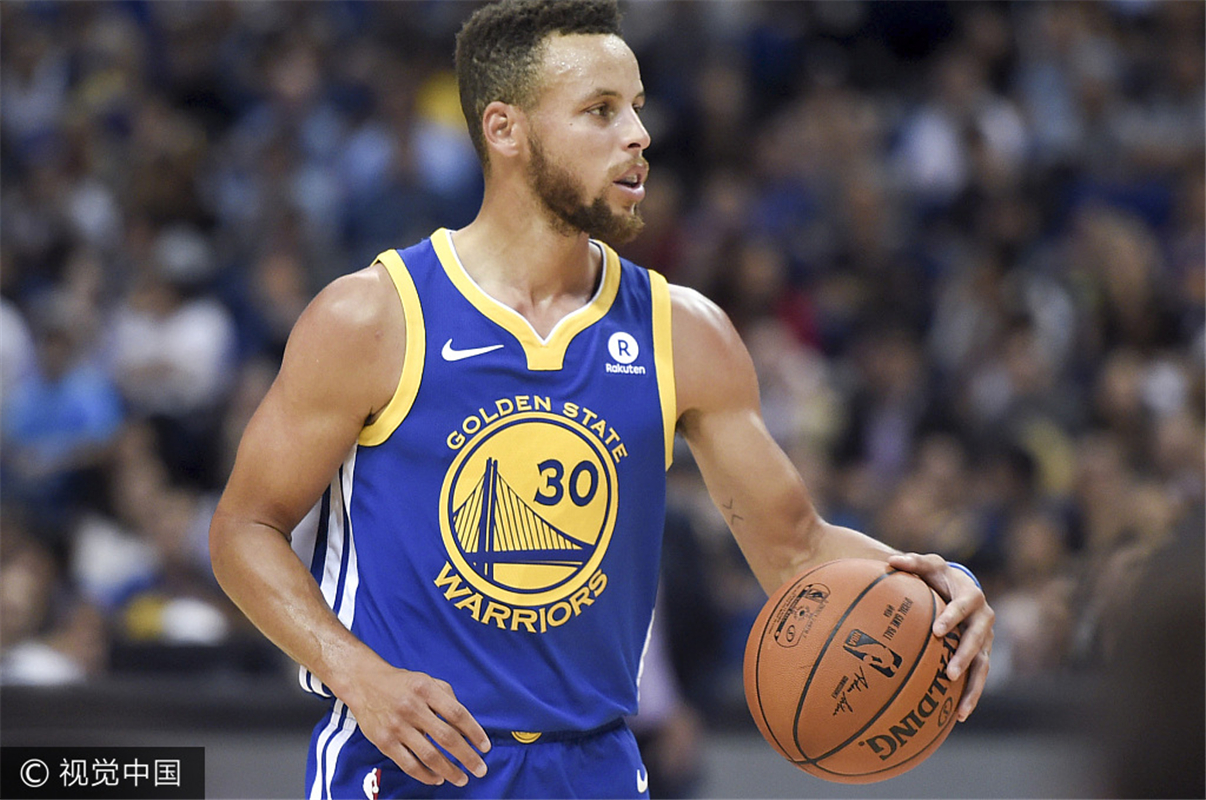 拜仁球衣与可乐包装的撞衫