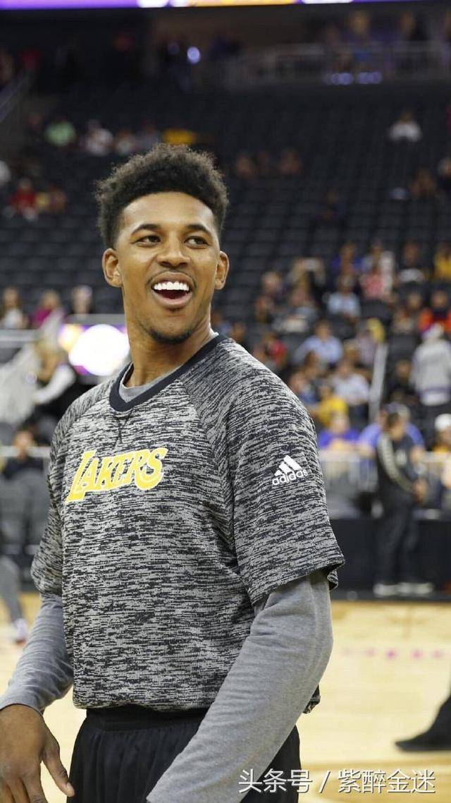 詹姆斯30分助湖人胜鹈鹕，41岁老将平框跳震惊锡安