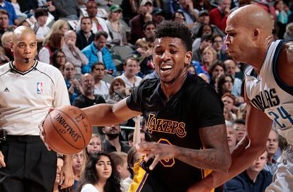 较基线月度 较基线月度